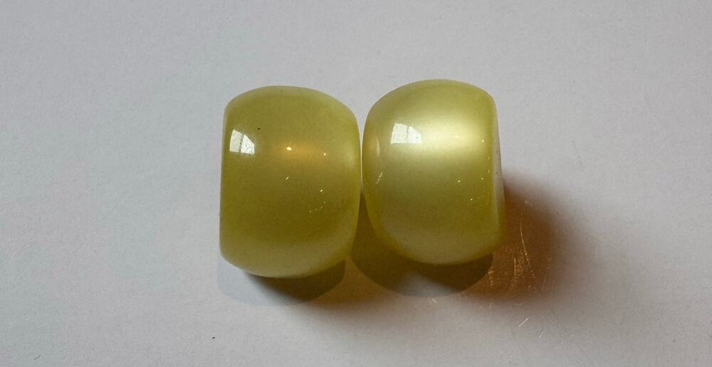 Vtg Ballou Yellow-Green Stud Earrings Pierced 0.5"